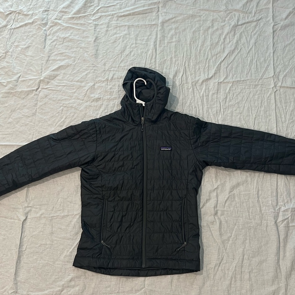 Patagonia full zip puffer w/hood